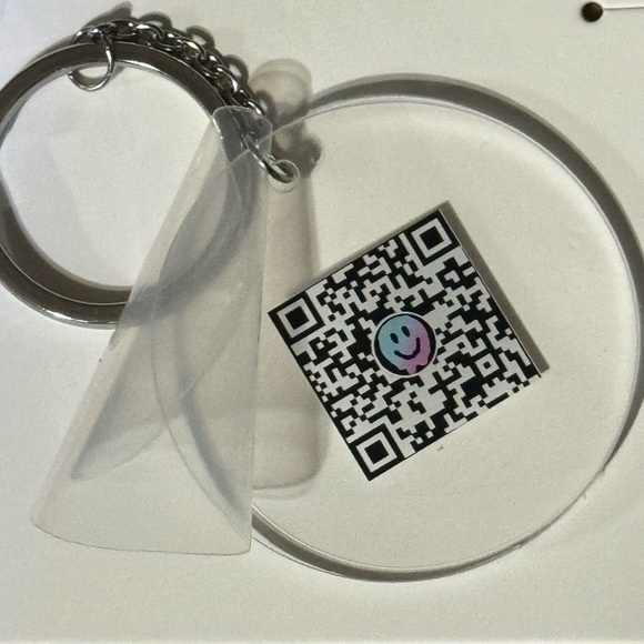 Custom QR code keychain / key fob / key ring - Picture 3 of 7